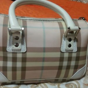 Authentic Burberry Nova check purse.